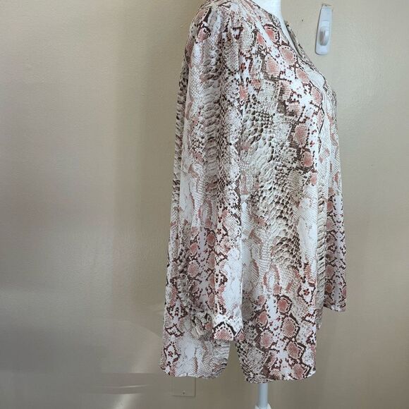 New!Zac&Rachel| 2XLarge| VNeck| Snake Print| Side Slits - Picture 11 of 13